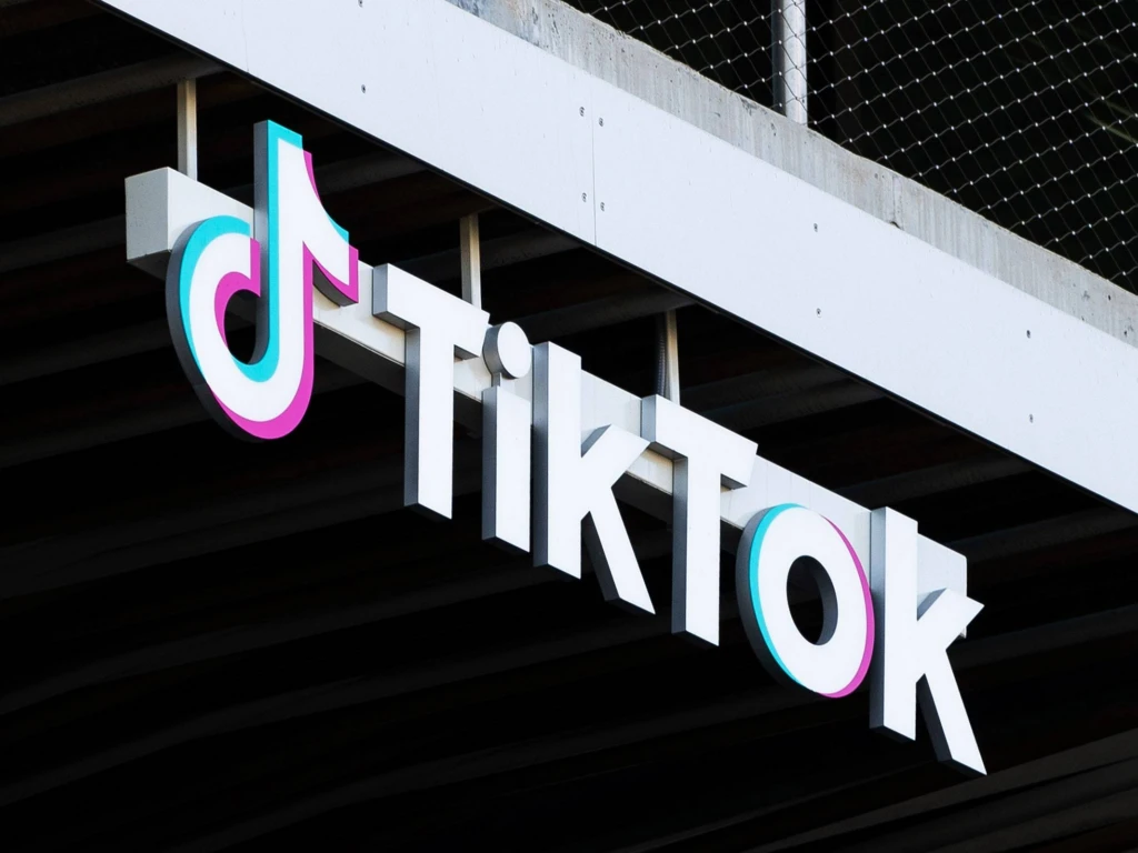 TikTok Shop美区卖家必看:2026年注册美国LLC还是英国公司?支付处理费节省20%的实战方案与Stripe开户技巧